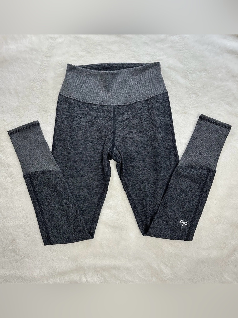 Alo Yoga High-Waist Alosoft Lounge Leggings Grey Medium